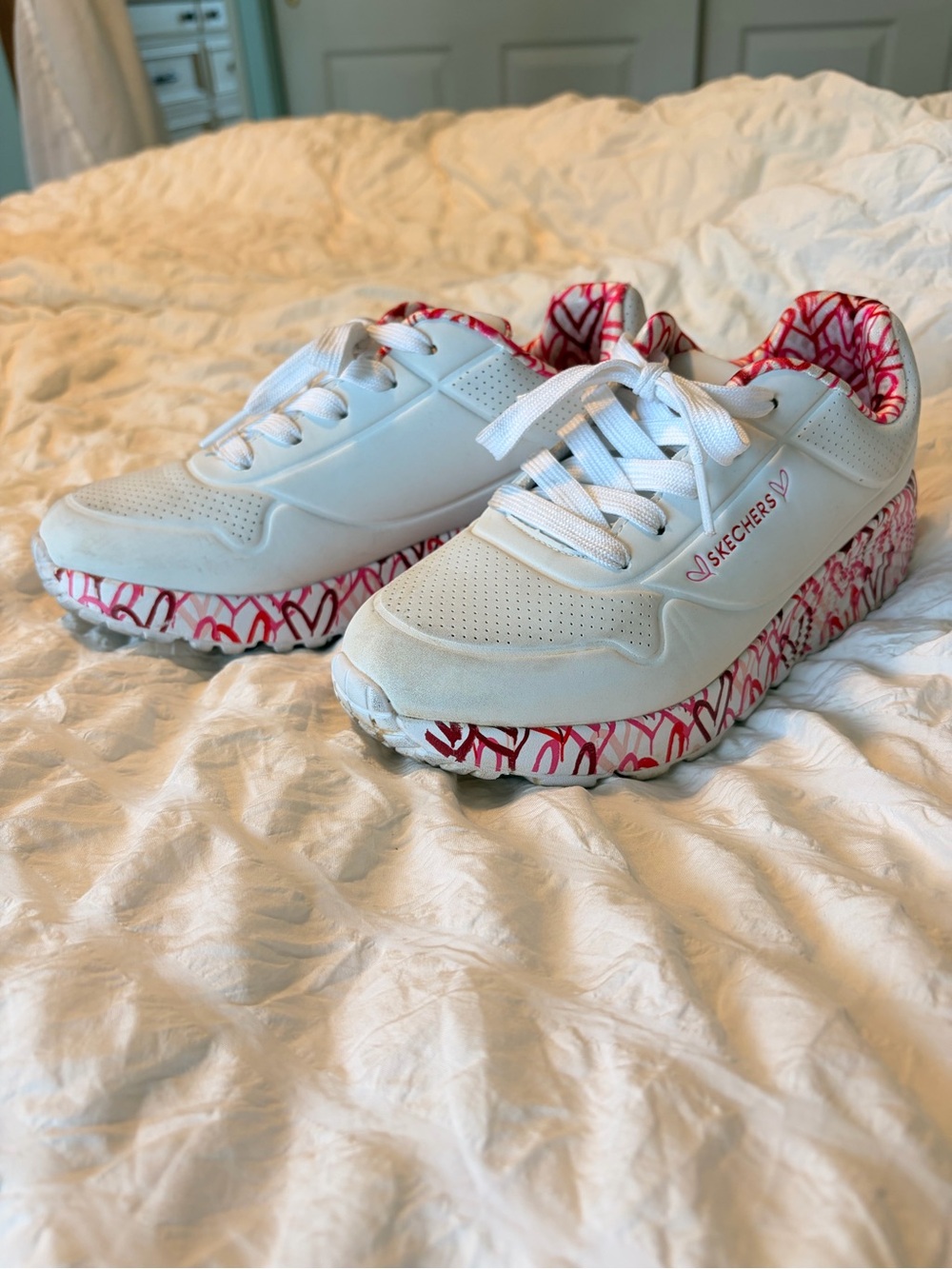 ✨Sketchers heart sneakers✨